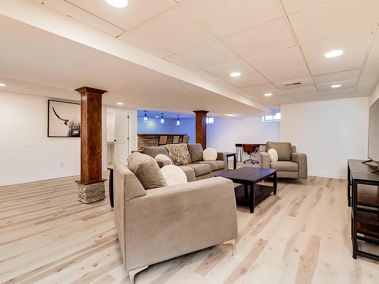 345 Aubuchon St — Photo 24