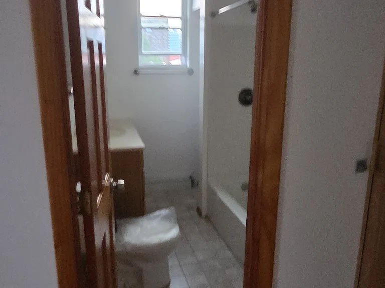 Edison Ave — Photo 12