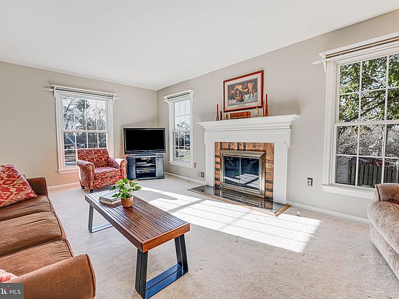 5th image of 3814 Cobblestone Ct
