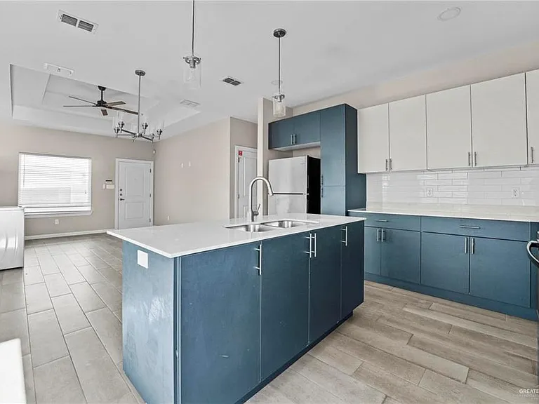 5700 Swallow Ave #4 — Photo 11
