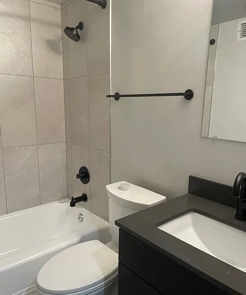 2400 Pennsylvania Avenue Apartments — Photo 11