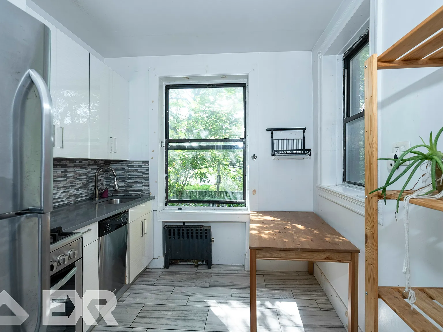 88 Clinton Avenue — Photo 3