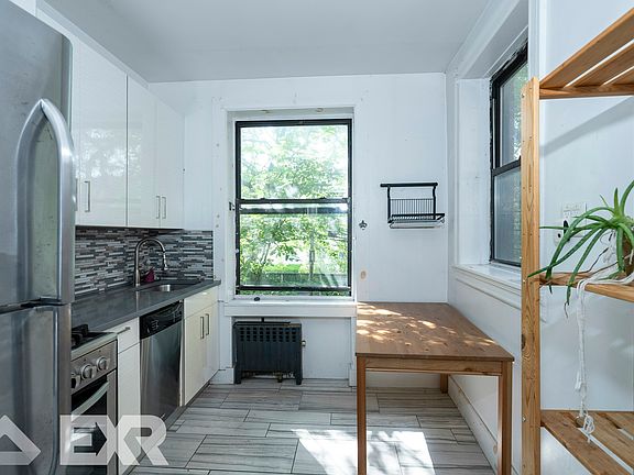 3rd image of 88 Clinton Ave APT 2L