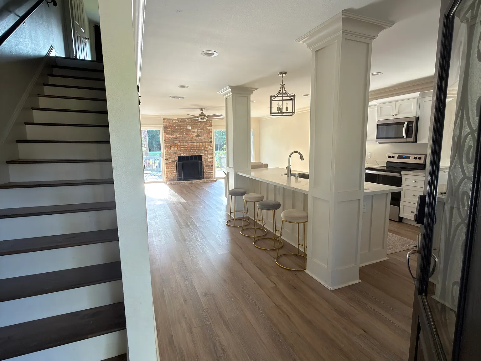 2 bed, 1324 sqft, $1,800 — Photo 2