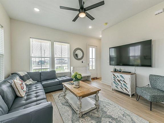 5th image of 4219 Grayson Dr