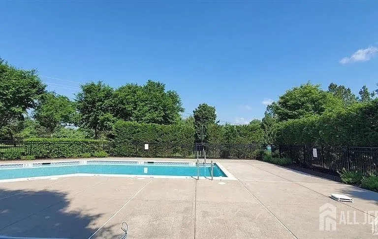 725 Timberlake Dr — Photo 3