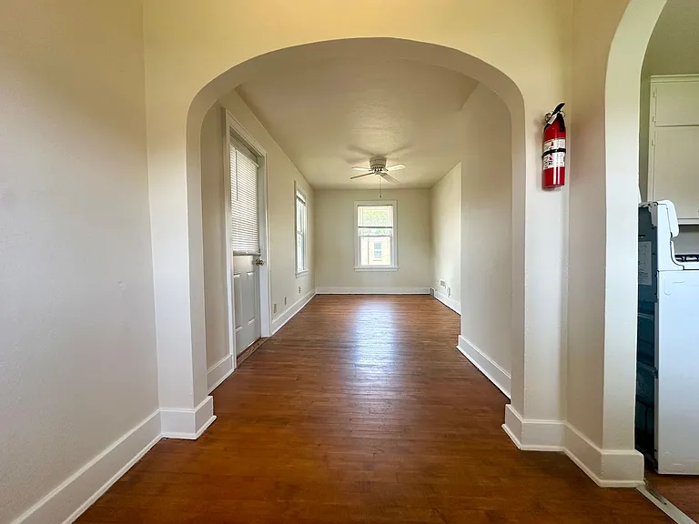 814B Pine St — Photo 1