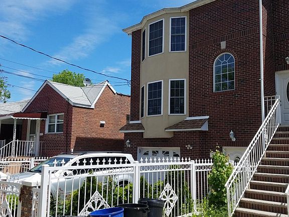 2nd image of 2916 Hering Ave