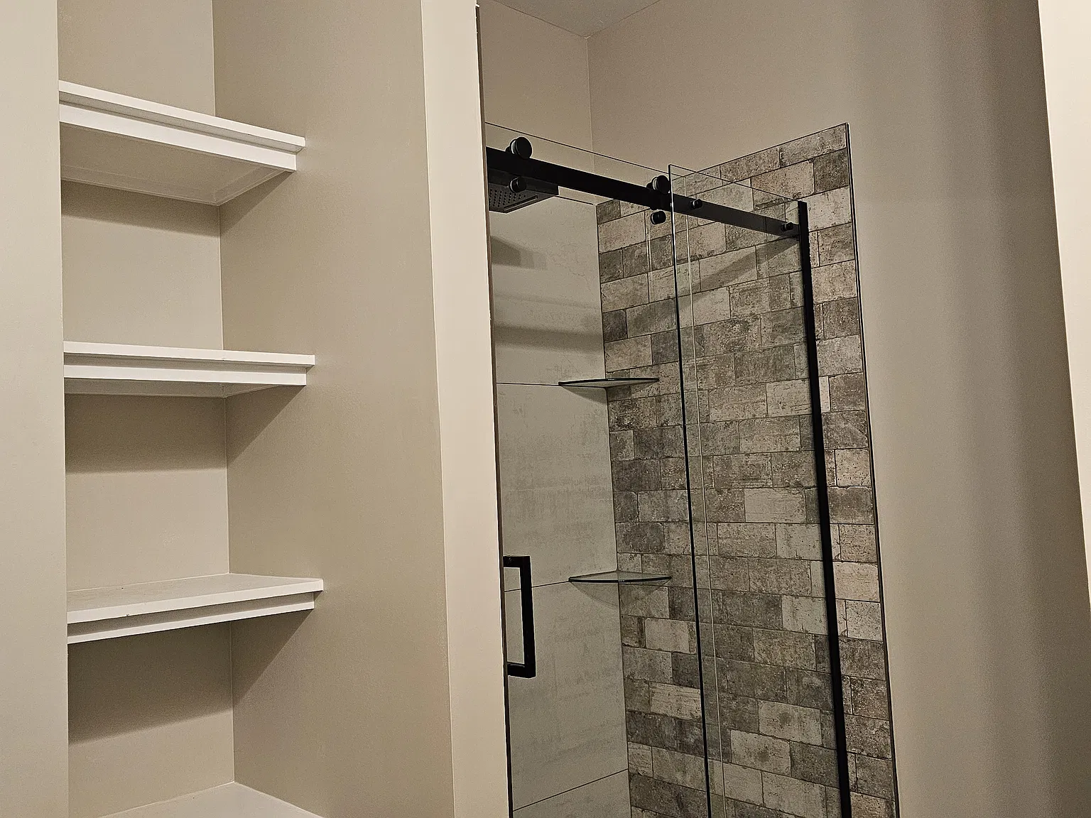 1 bed, 806 sqft, $1,650 — Photo 4