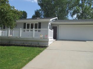 311 Jackson St, Pella, IA 50219