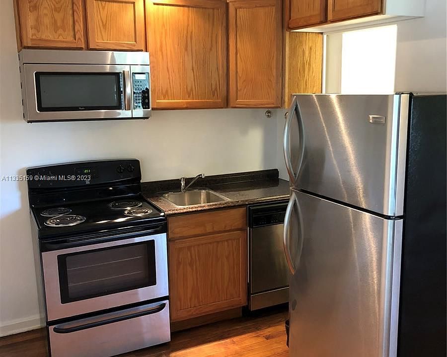 1st image of 115 NE 14th Ave APT 4
