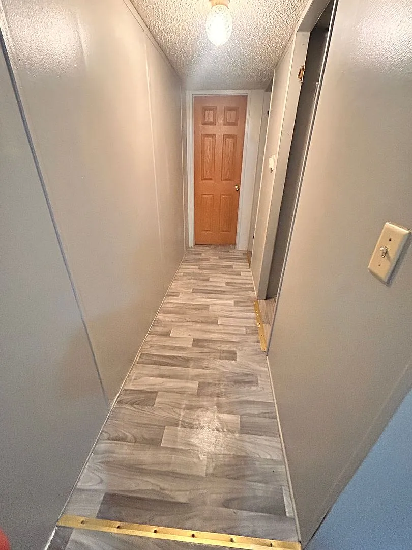 Available Now- 3 bedroom 1 1/2 bath Mobile Home For Sale — Photo 4