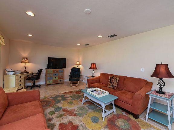 5th image of 637 Shamrock Blvd