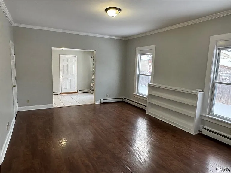 34 Syracuse St — Photo 4