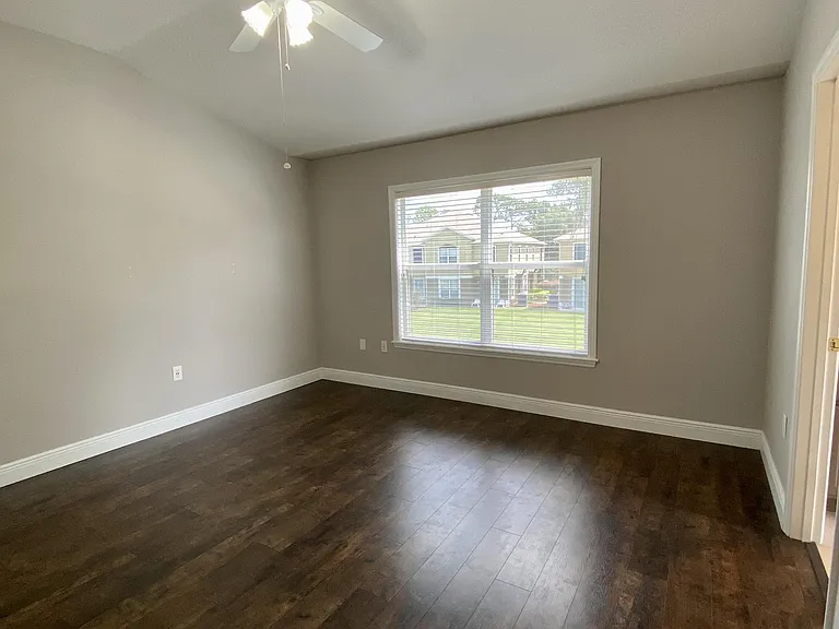 1343 Broken Oak Dr #B — Photo 9