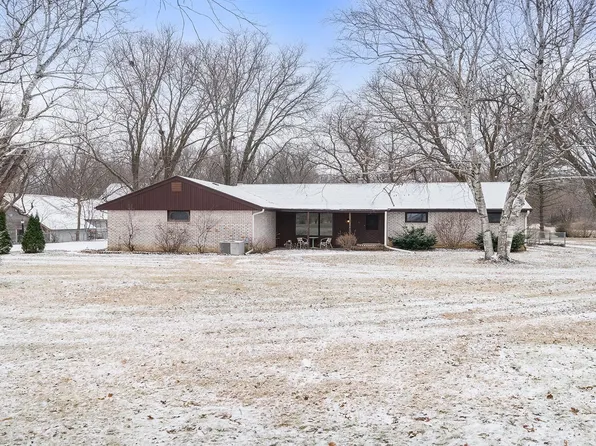 11040 N Main St, Rockton, IL 61072