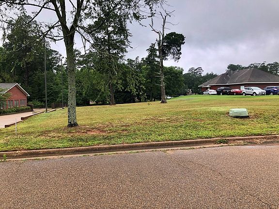 5th image of Russell Blvd