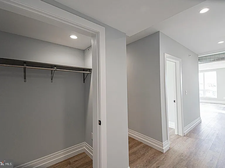 526 Brown St #206 — Photo 21