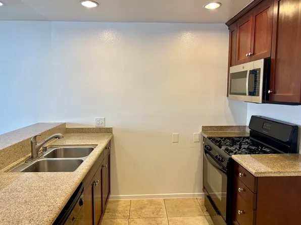 20253 Keswick St APT 229, Winnetka, CA 91306