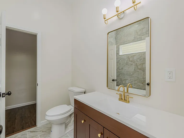 1061 Shaw Pl — Photo 10