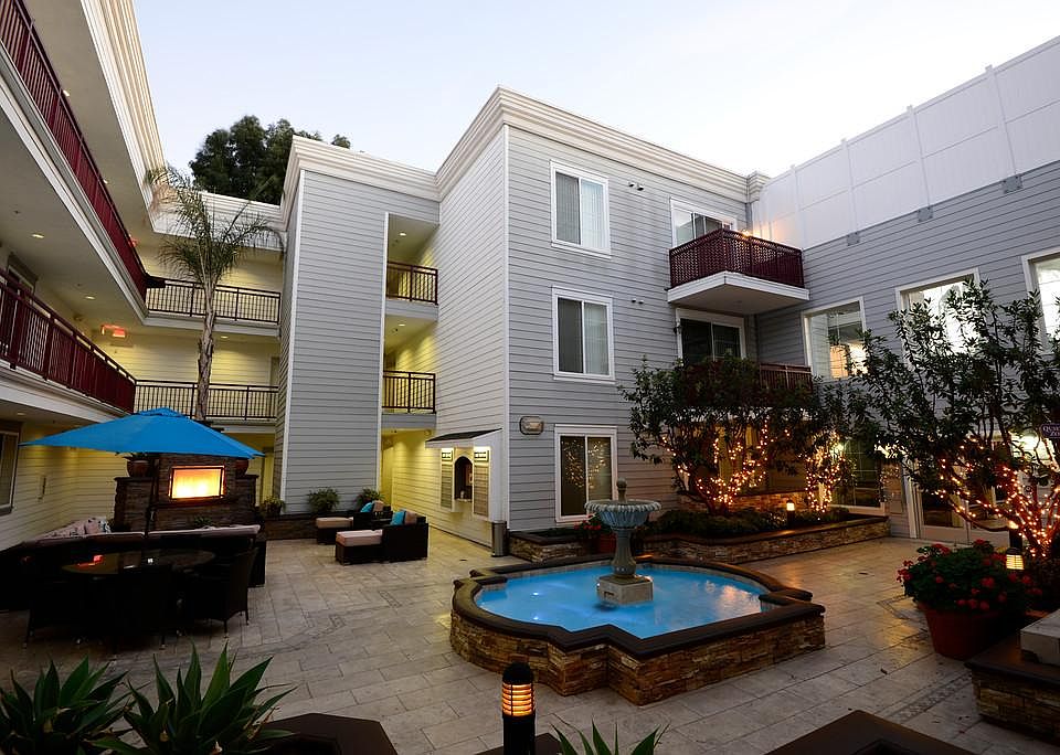 1st image of 426 S Sepulveda Blvd