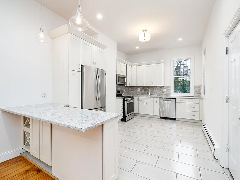 28 Jones St — Photo 5