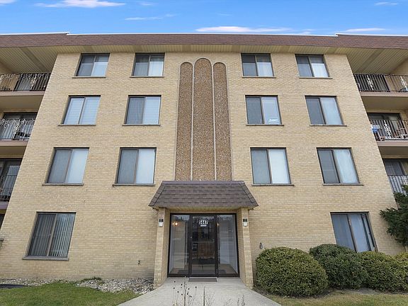 2nd image of 5447 W Lawrence Ave APT 204