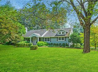 61 Edgewood Rd, Katonah, NY 10536