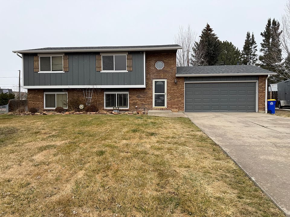 1st image of 600 Larch Pl