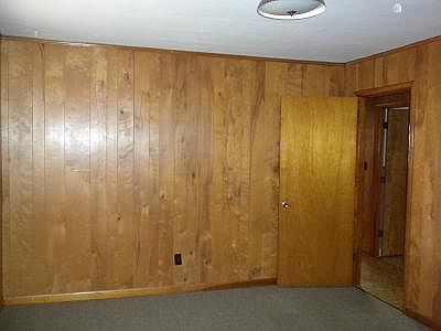 3rd image of 110 Allan Dr