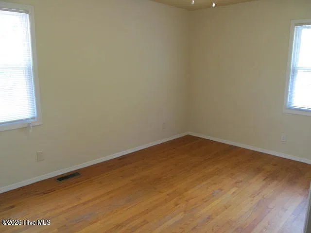 306 Greenview Dr — Photo 10