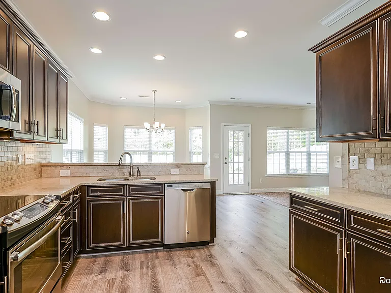 2845 Victoria Falls Dr — Photo 2
