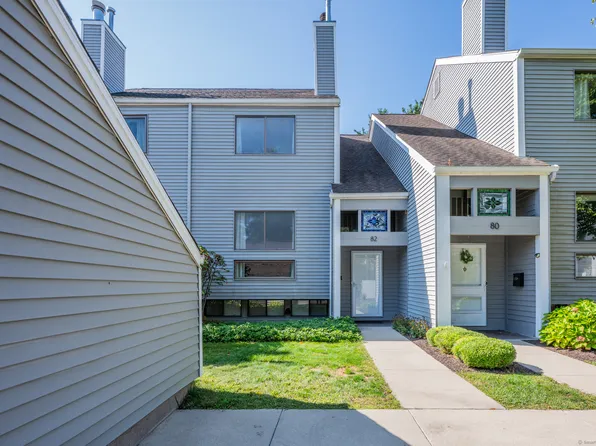 82 Crossroads Lane #82, Glastonbury, CT 06033