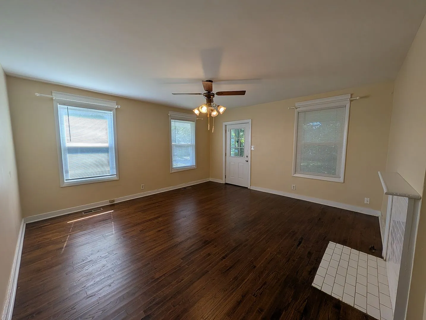 3302 Bradley Duplex — Photo 3