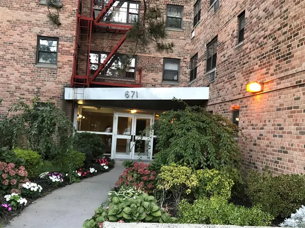 671 Bronx River Road #6G, Yonkers, NY 10704