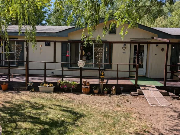 5815 Ahtanum Rd, Yakima, WA 98903