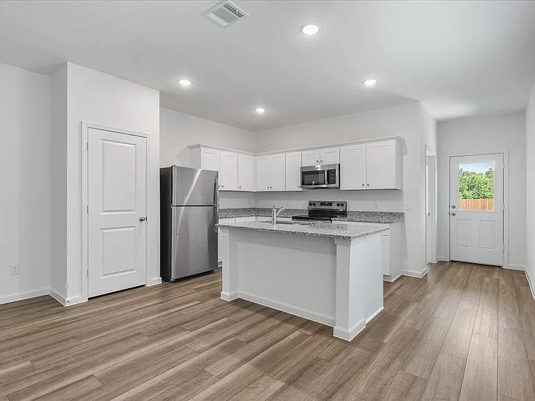 4406 Wood Fern Rd — Photo 4