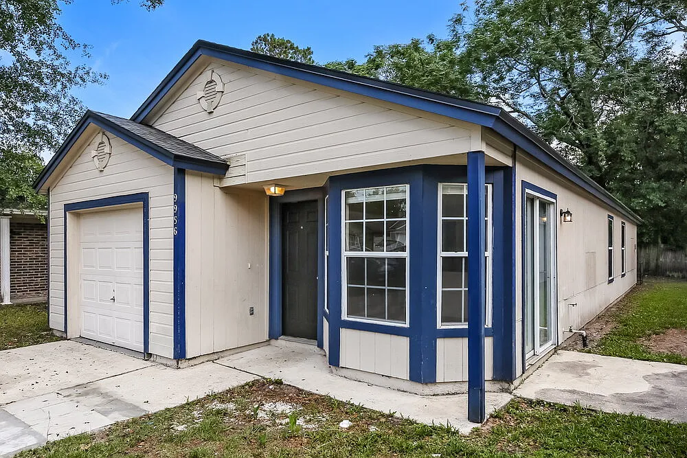 3 bed, 2.0 bath, 1168 sqft, $1,535 — Photo 3