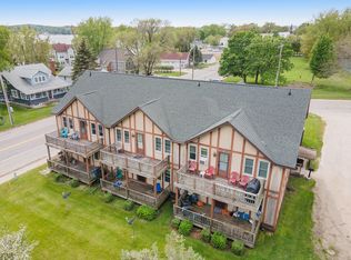 5098 Main St, Onekama, MI 49675