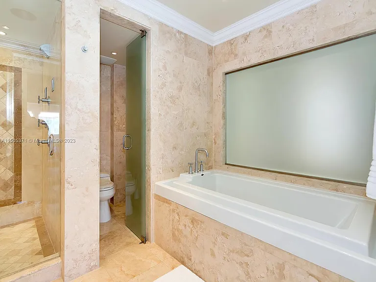 19251 Fisher Island Dr #19251 — Photo 36