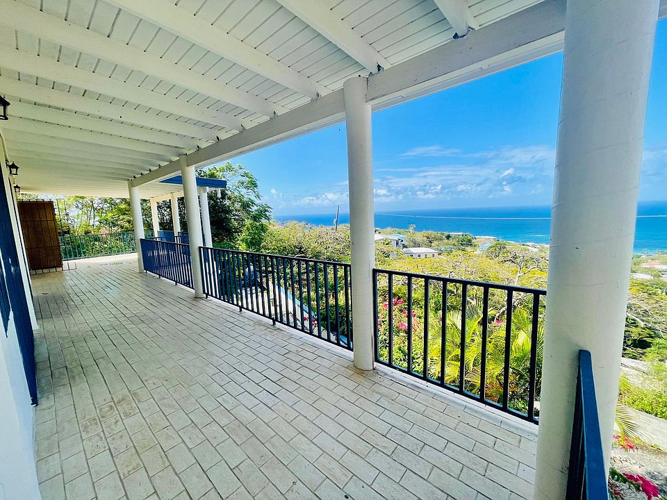 wrap around balcony / patio