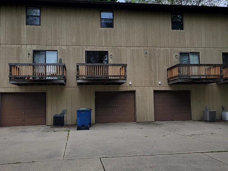 32 Manor Dr #32 — Photo 14