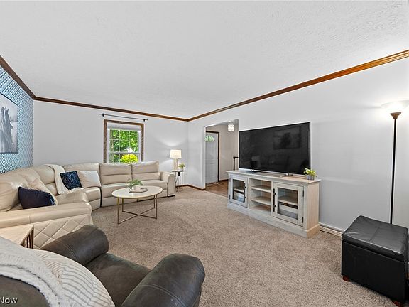 5th image of 2338 Plymouth Ln