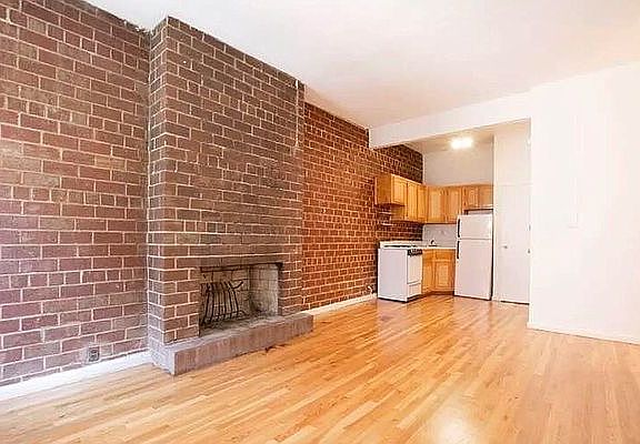4th image of 220 E 74th St APT 4B