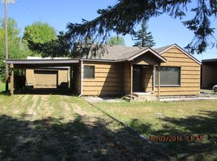 471 Sweet Ln, Cottage Grove, OR 97424