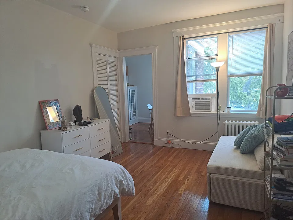 30 Langdon St #16
