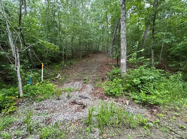 169 Woods Hollow Ln, Crossville, TN 38571