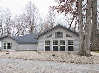 2008 E Riverside Dr, Warsaw, IN 46582