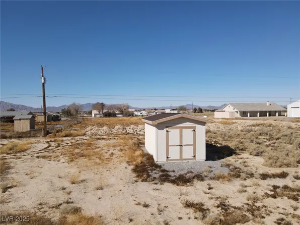 3080 Oakridge Ave, Pahrump, NV 89048