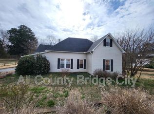 311 Retreat St, Westminster, SC 29693